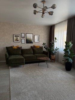 Лот №1 Имущество Хисамовой Вероники Ринатовны – Трехкомнатная квартира, назначение – жилое, общей…