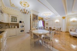 Квартира площадью 195,4 кв.м., кадастровый номер 77:01:0001053:1448, расположенная по адресу:…