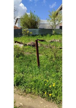 Доля в праве (размер доля 1/2) на ЗУ и нежилое помещение банкрота Кожевников Д.А.