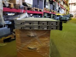 Сервер (17 шт.), система хранения данных (3 шт.) (жесткие диски изъяты)