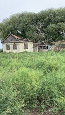 Земельный участок в Астраханской обл., 300 кв.м. 