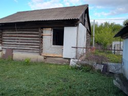 Условно пригодный для использования деревянный жилой дом в
разрушенном состоянии , площадь 34.9…