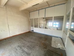 Производственное здание - 1 144,4 кв. м, 2-х этажное, право аренды на земельный участок - 1 822 кв…