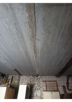 1/2 доля в праве на гараж, площадь:32,2м?, адрес (местонахождение): 399776, Липецкая обл, Елец г…