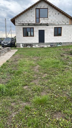 лот №1 – «Земельный участок, площадью 1200кв.м., с кадастровым номером: 22:33:040801:2696 и жилой…