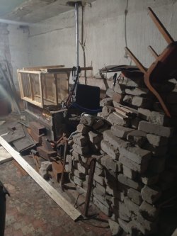 66/100 доля в праве на нежилое помещение (здание), площадь: 131,9кв.м, кадастровый номер:…