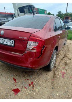 автомобиль Skoda Rapid
