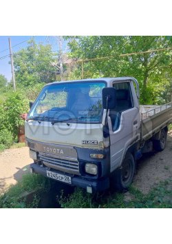 TOYOTA HIACE, 1990 года 