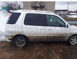 Toyota Raum, 2000 года 