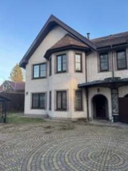 Часть жилого дома площадью 215,7 кв.м. по адресу: Московская область, Наро-Фоминский район…