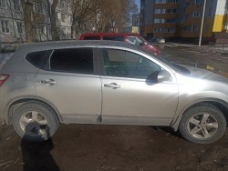 автомобиль Nissan Qashqai,
