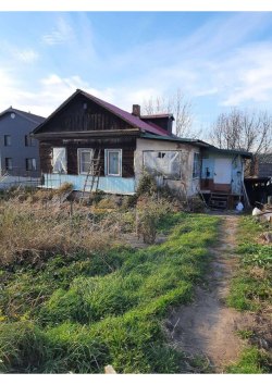 1/5 доля в праве на жилое здание
площадь: 120 кв.м., адрес
(местонахождение): Хабаровский…