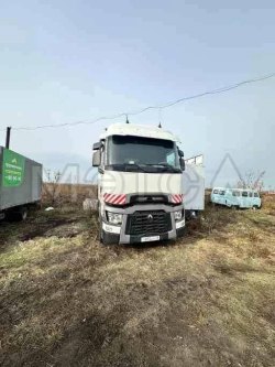 Грузовой тягач седельный RENAULT T 4x2, 2016 года 