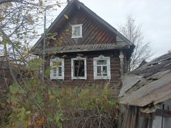 1/3 общей долевой собственности на жилое помещение и земельный участок