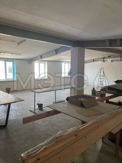 Помещение 398,8 кв. м и земельный участок 4 926 +/- 25 кв. м в Новгородской обл. 