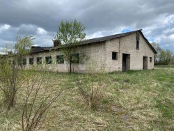 Нежилое здание (свинарник) 1 376,9 кв.м. и з/участок 18 052 +/-1 176 кв.м. в Смоленской области…