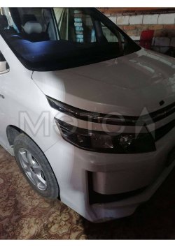 Toyota Voxy, 2014 года, 152 лс 