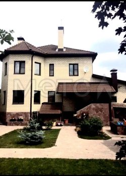 Дома и земельный участок 580,3 кв.м в Челябинске 