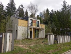 Земельный участок 1156 +/- 12 кв.м и объект незавершенного строительства в Московской обл. 