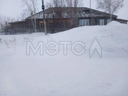 1/4 доли квартиры и 1/4 доли земельного участка в Алтайском крае 