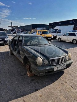 Mercedes-Benz E-Класс, 1997 года, 150 лс, 326775 км, АКПП 