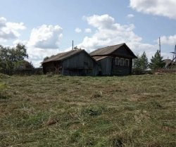 1/2 доля дома и 1/2 доля земельного участка в Пермском крае 