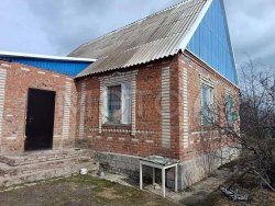 1/3 доля дома и 1/3 доля земельного участка в Ростовской обл. 