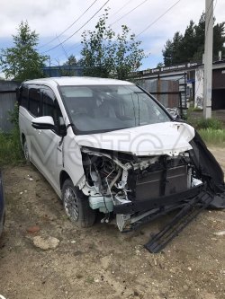 Toyota Voxy, 2015 года, 99 лс, 137343 км, АКПП 