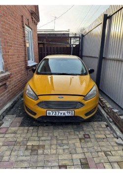 Автомобиль Ford Focus