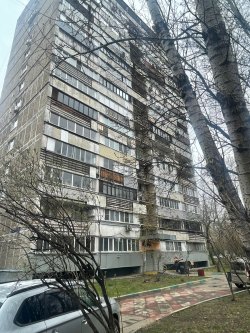 2/3 доли в двухкомнатной квартире
