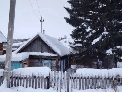 Здание жилое. Адрес: Российская Федерация, Алтайский край, Красногорский р-н, с. Усть-Иша, ул…