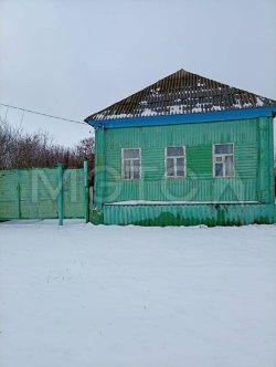 1/2 доля дома, доли зданий и 1/2 доля земельного участка в Саратовской обл. 
