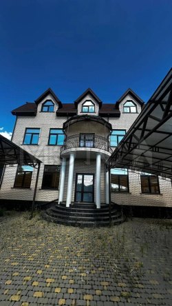 Дом 390,8 кв.м. и земельный участок 440 кв.м. в Краснодаре 