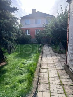 Дом 235,2 кв.м, сооружение 91,7 кв.м. и земельный участок 600 кв.м. в Москве 