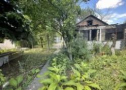 Нежилое здание (после пожара) общей площадью 32 кв.м. с кадастровым номером 61:49:0010302:779 на…
