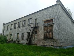 Здание 1059,3 кв.м. и земельный участок 3329 кв.м. в Мурманской обл. 
