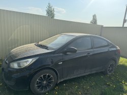 Автомобиль Hyundai Solaris, 2015 г.в., VIN Z94CT41CABR007776 (в залоге у Банка ВТБ (ПАО)).
