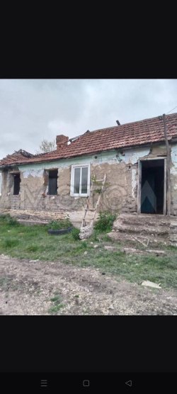 1/2 доля здания и 1/2 доля земельного участка в Краснодарском крае 