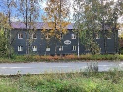Здание - 524,2 кв. м, право аренды на земельный участок 1133 +/- 12 кв. м, адрес: Республика Коми…